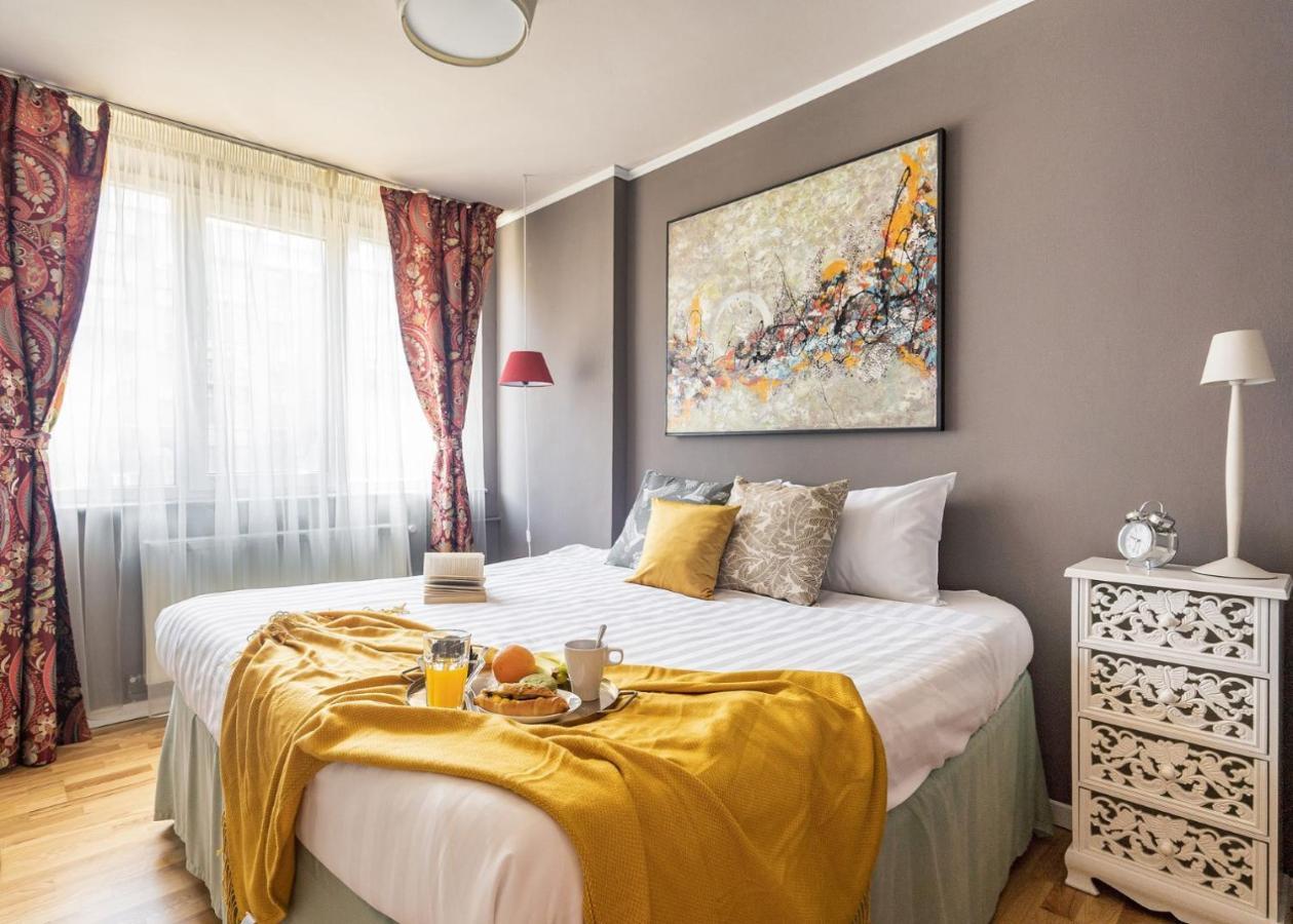 Spacious Downtown Apartment - Old Town Bukarest Kültér fotó